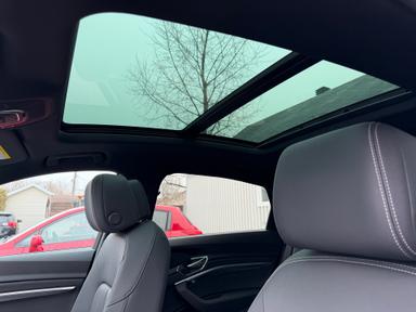 Audi Q8 Sportback e-tron 2024 - Thumbnail 12