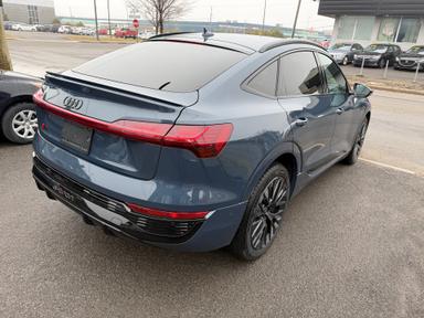 Audi Q8 Sportback e-tron 2024 - Thumbnail 4