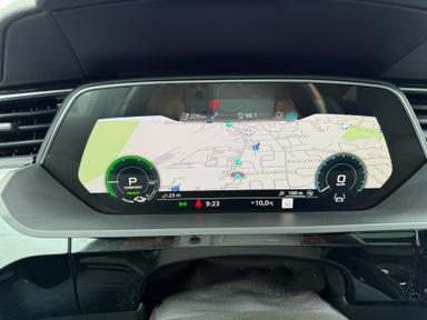 Audi Q8 Sportback e-tron 2024 - Thumbnail 9