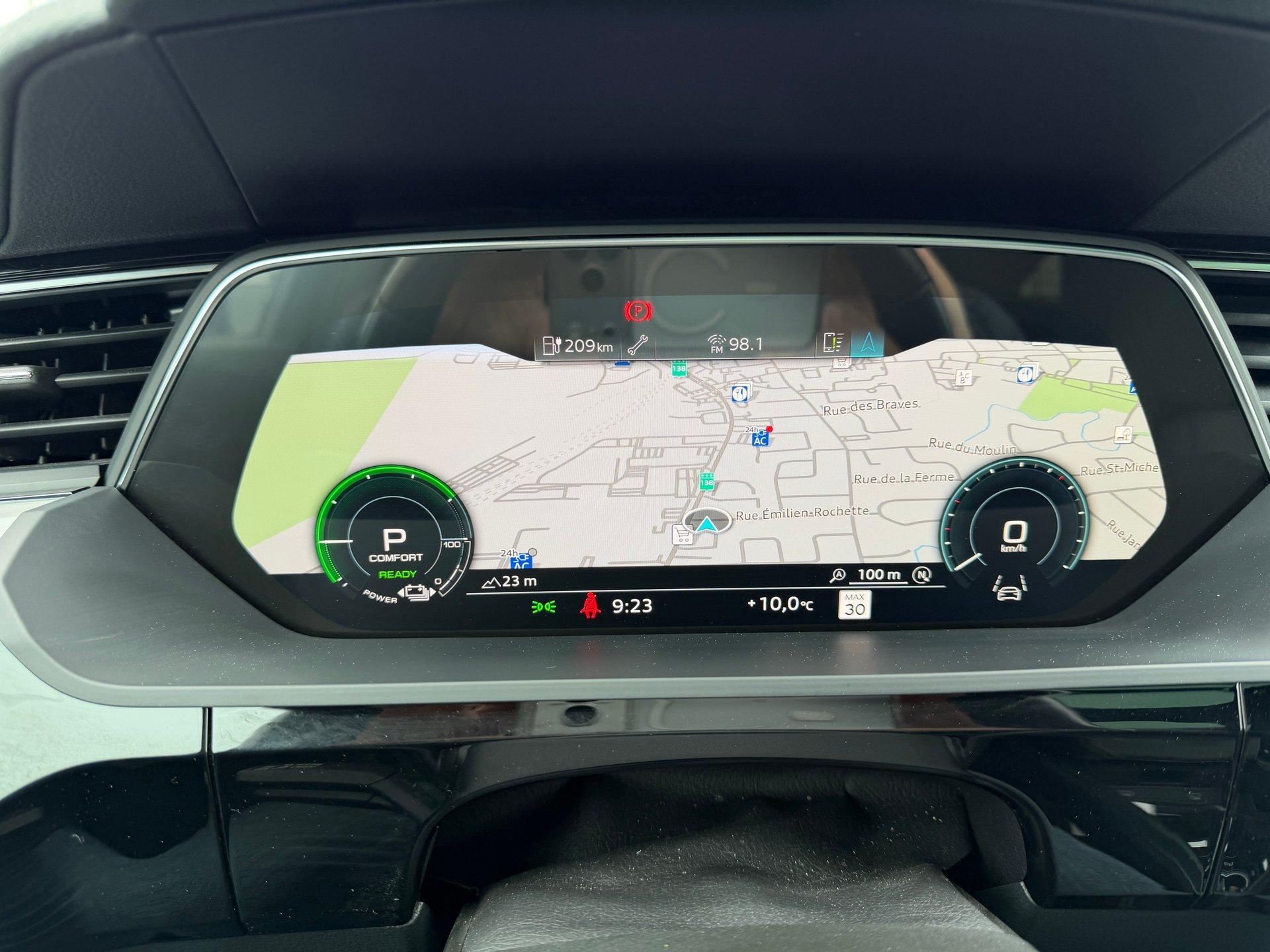 Audi Q8 Sportback e-tron 2024 - Image 9