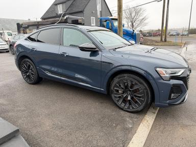 Audi Q8 Sportback e-tron 2024 - Thumbnail 3