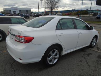 Toyota Corolla 2011 - Thumbnail 4