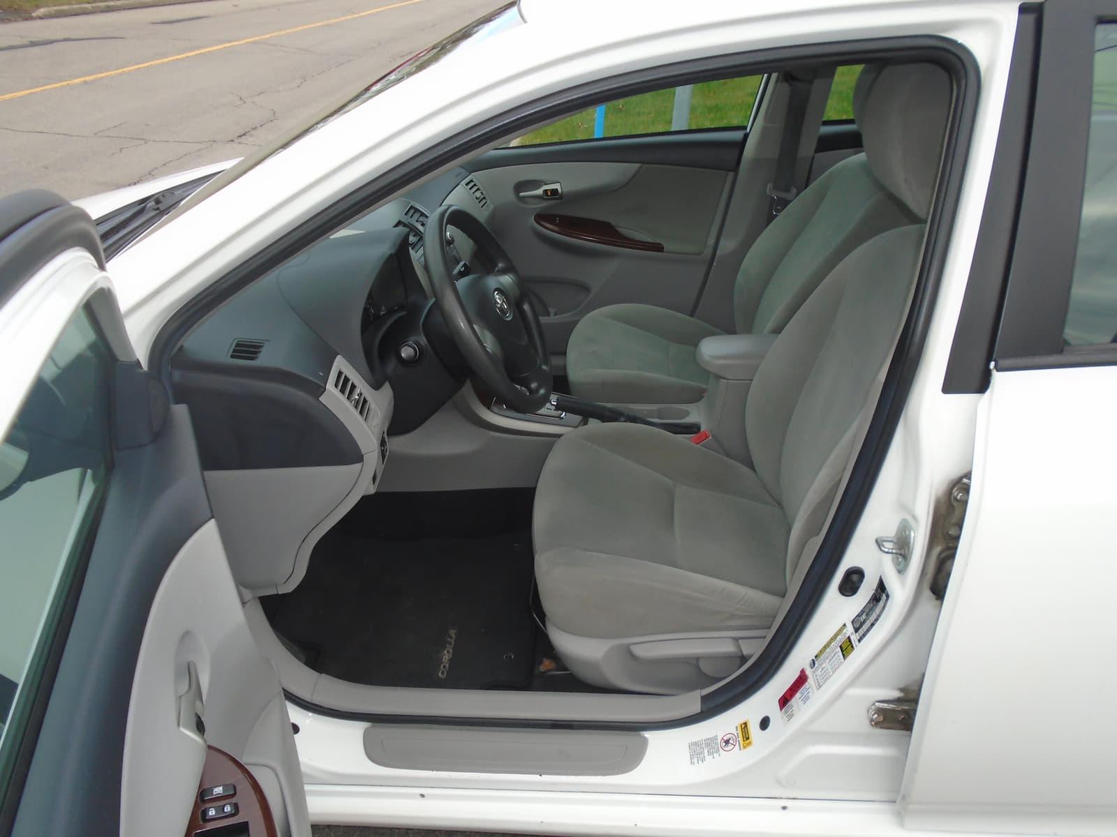 Toyota Corolla 2011 - Image 7