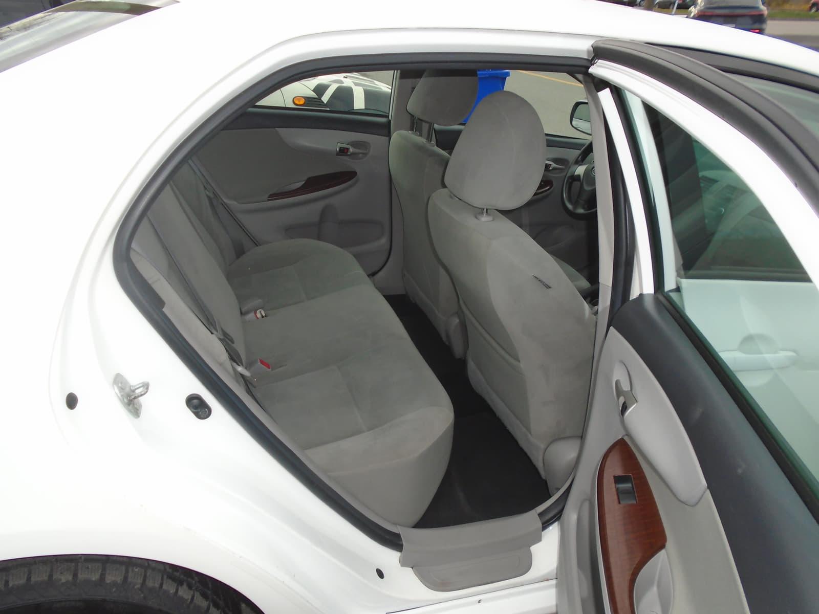 Toyota Corolla 2011 - Image 11