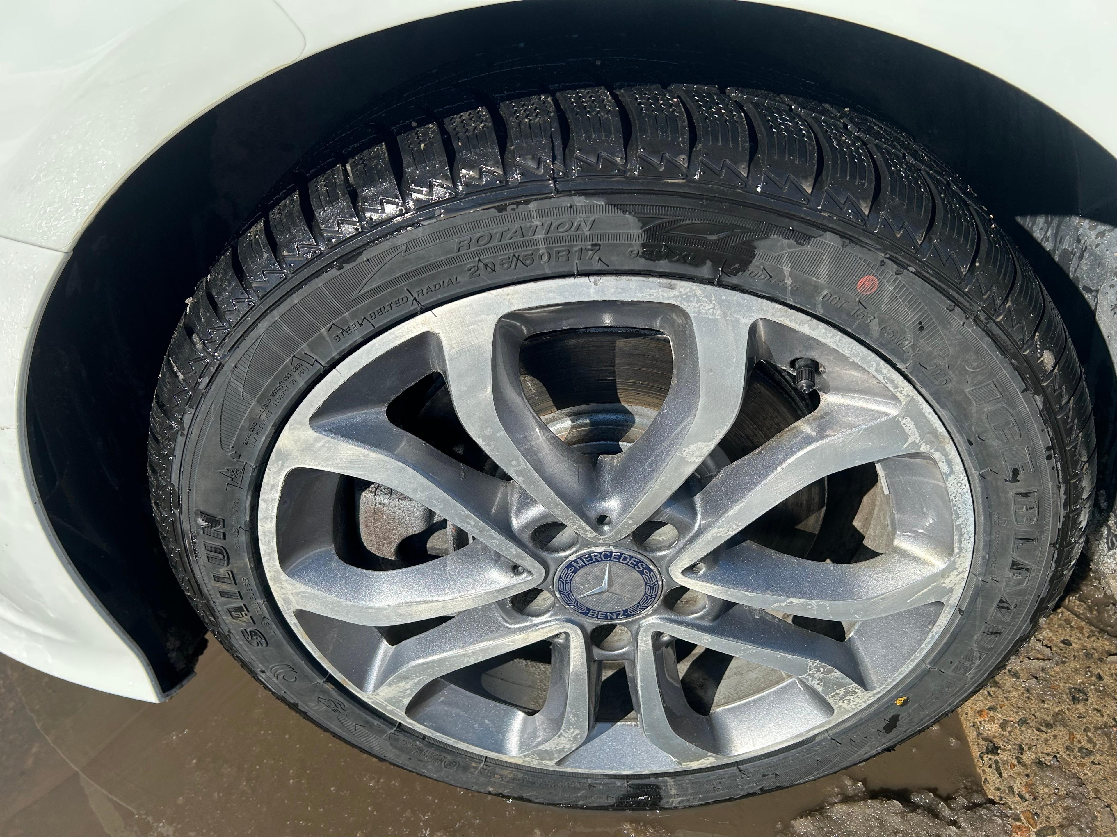 Mercedes-Benz B 250 2015 - Image 12