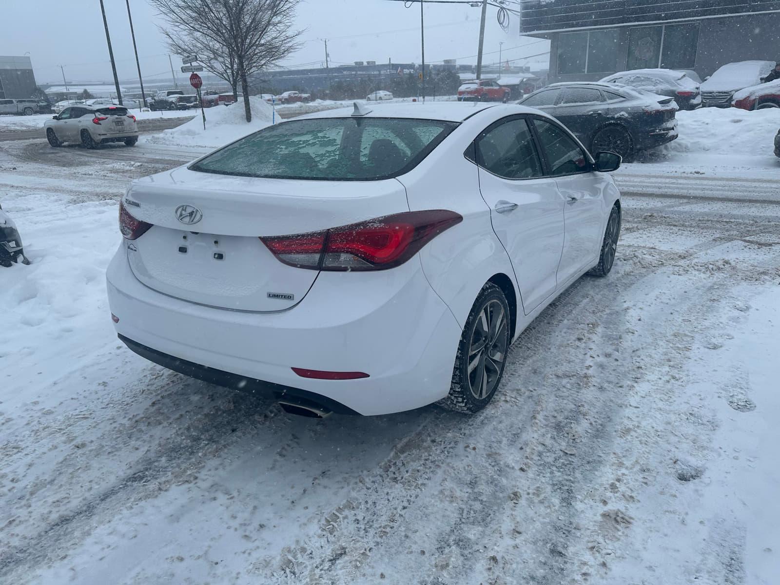 Hyundai Elantra 2016 - Image 4