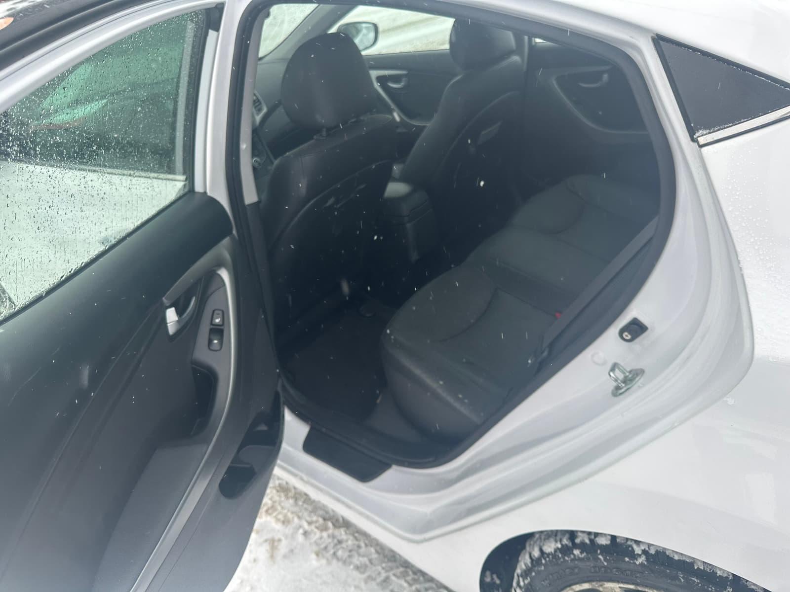 Hyundai Elantra 2016 - Image 8