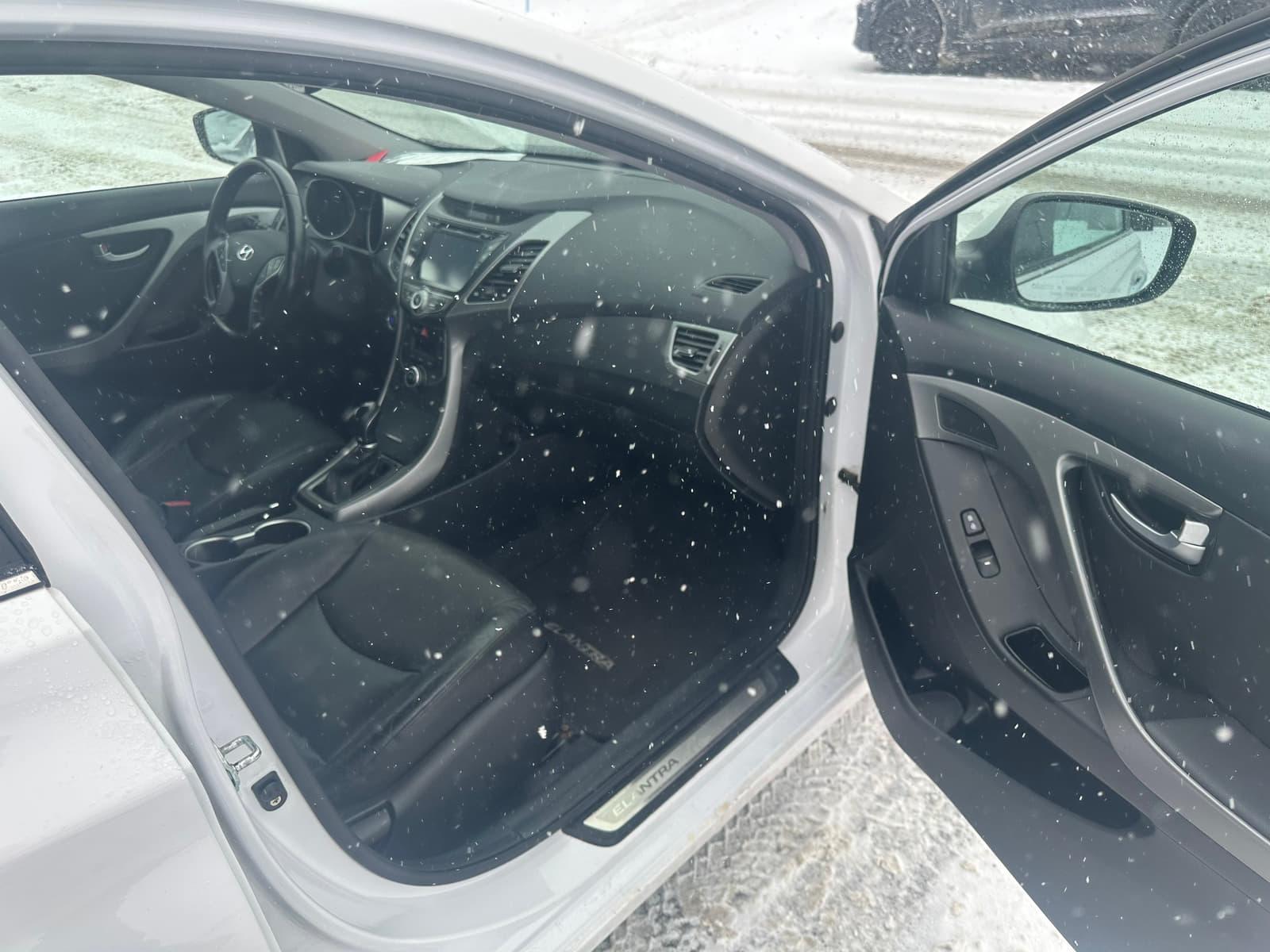 Hyundai Elantra 2016 - Image 11