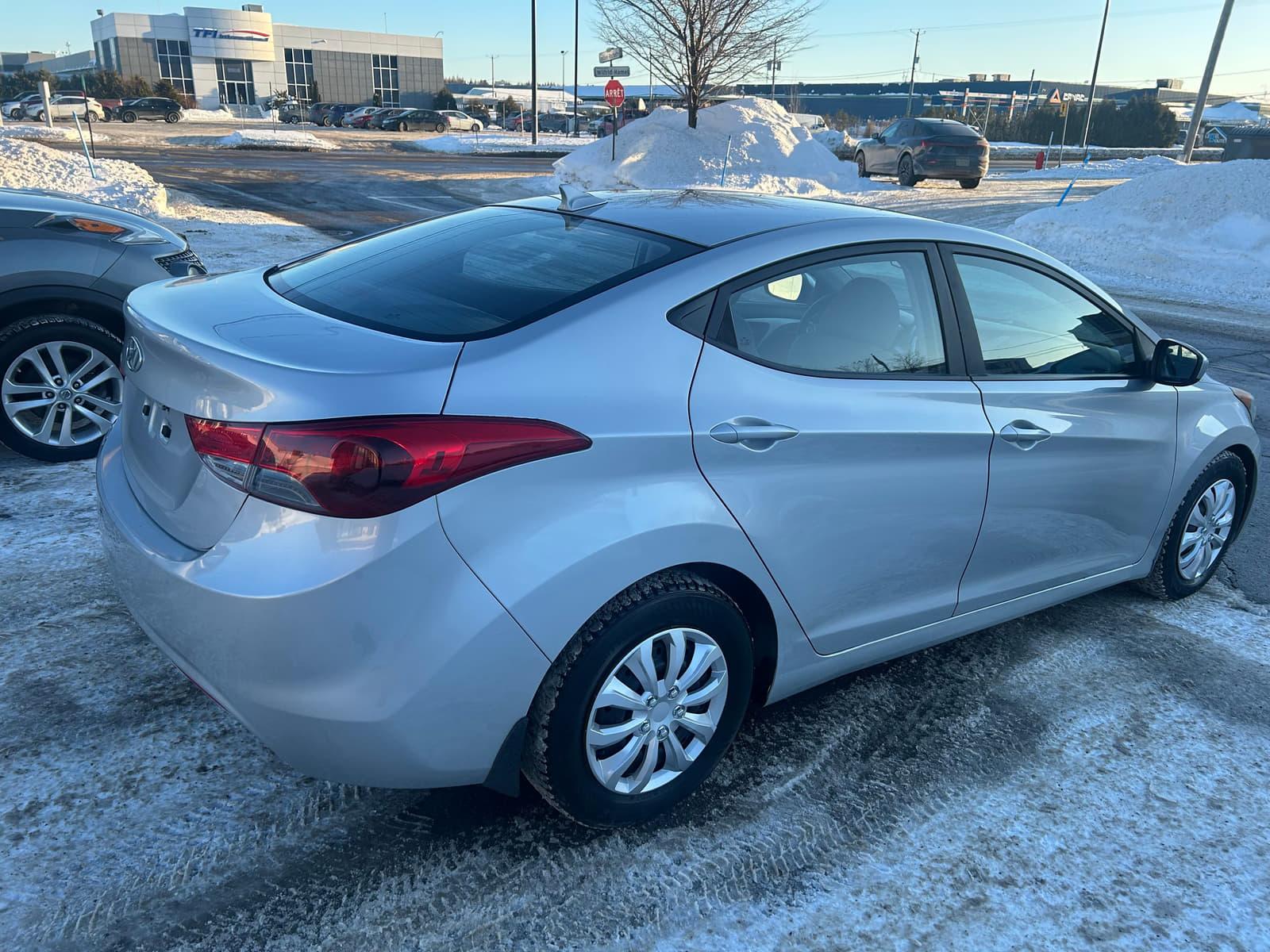 Hyundai Elantra 2012 - Image 4