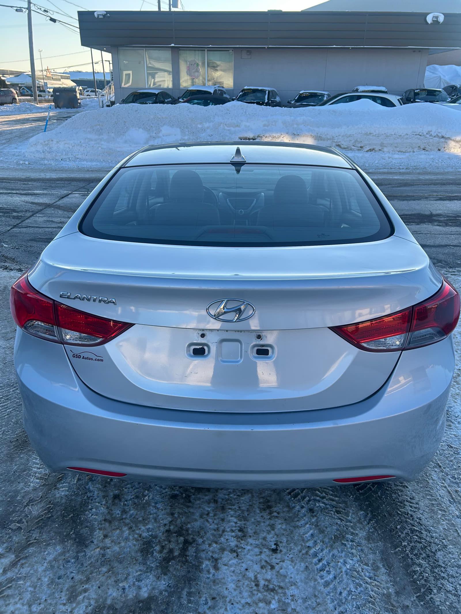 Hyundai Elantra 2012 - Image 5
