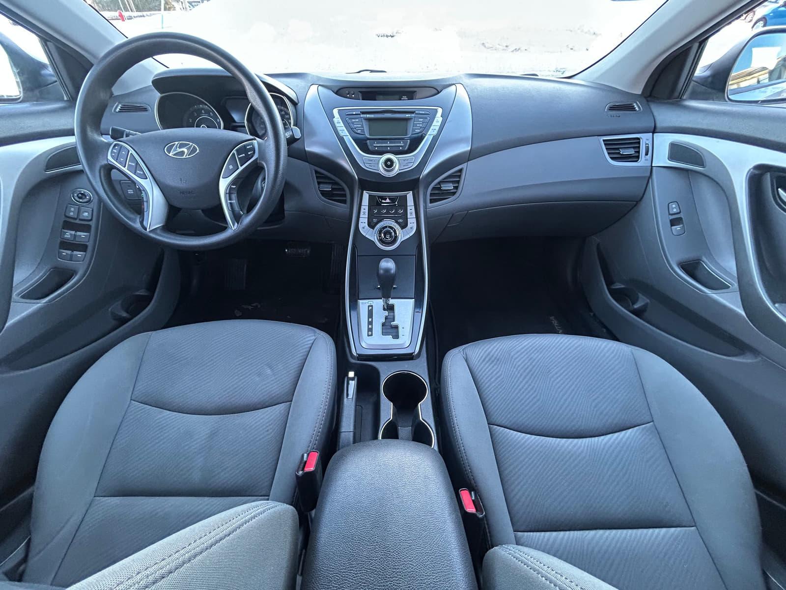 Hyundai Elantra 2012 - Image 8