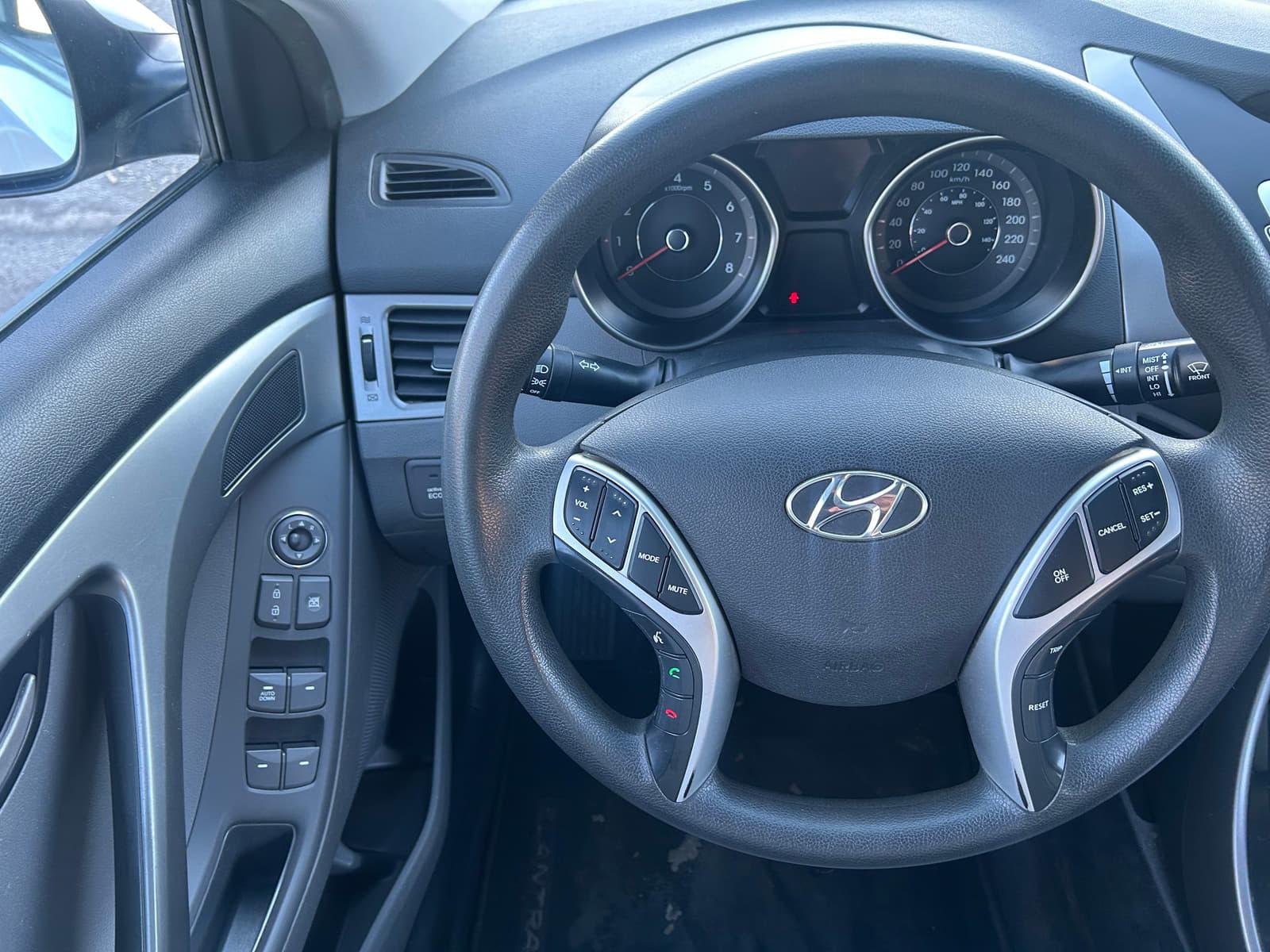 Hyundai Elantra 2012 - Image 10