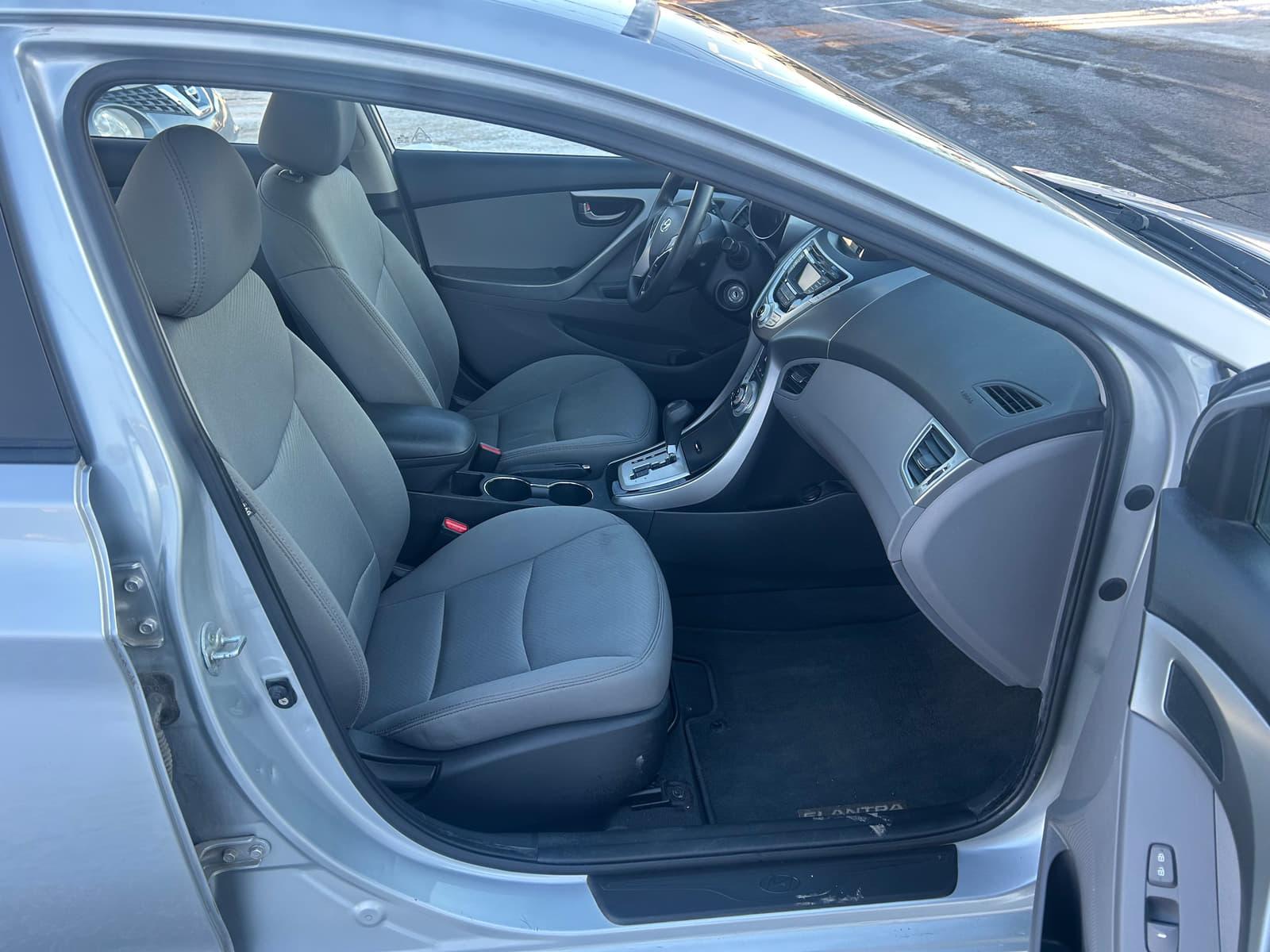 Hyundai Elantra 2012 - Image 12