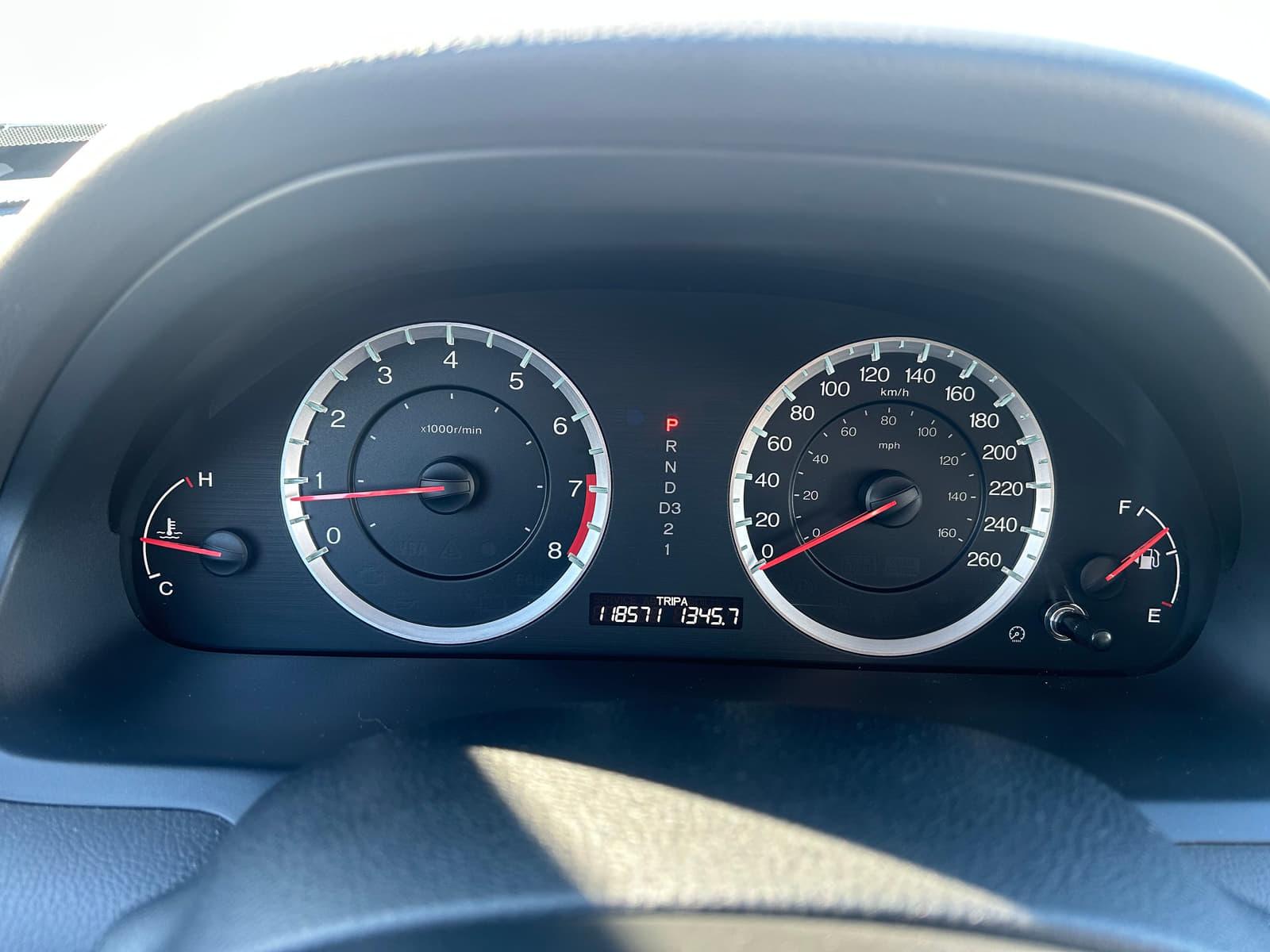 Honda Accord 2010 - Image 16