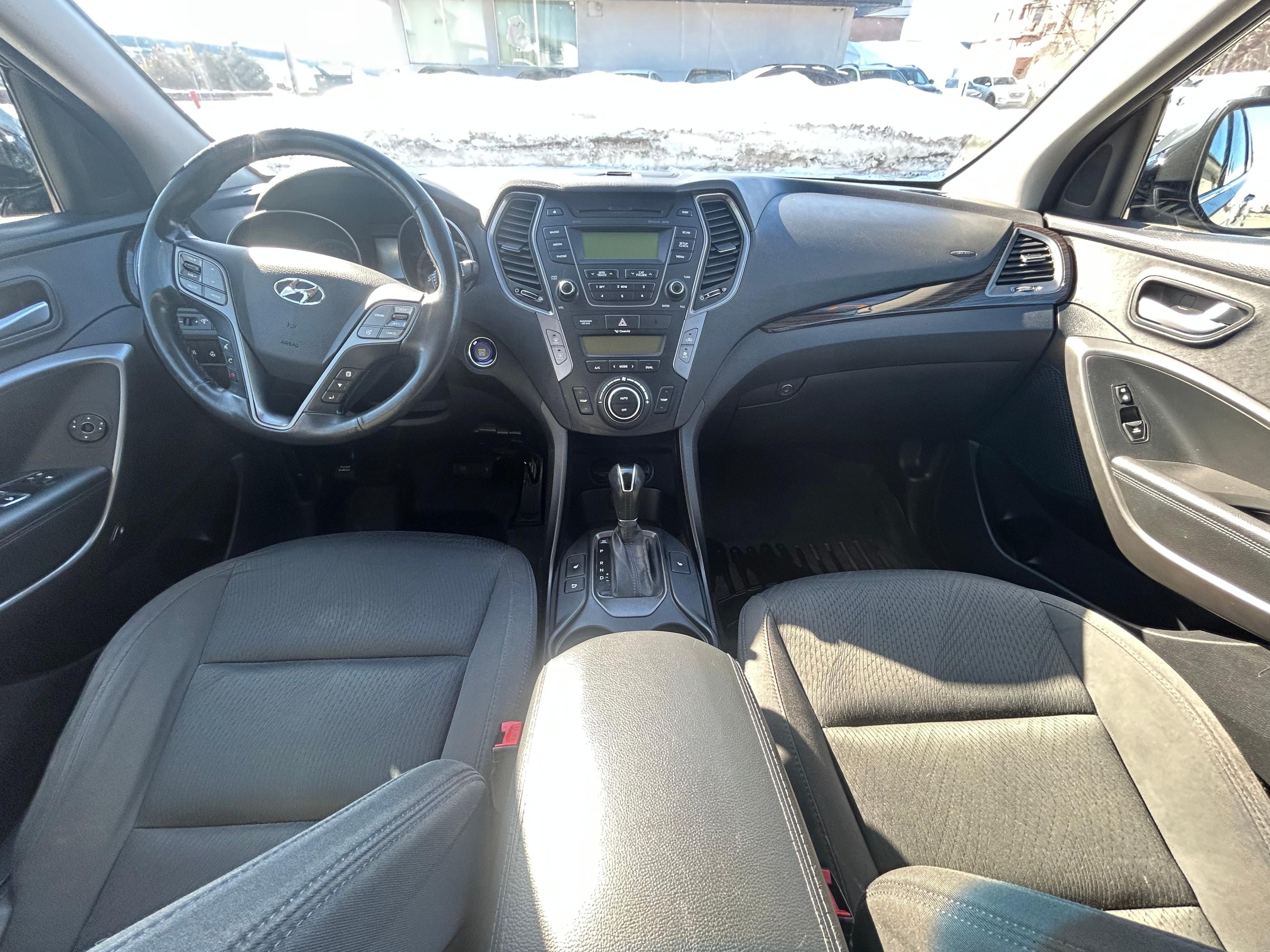 Hyundai Santa Fe XL 2015 - Image 9